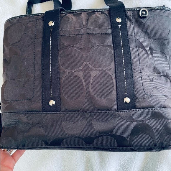 Coach Canvas Tote โ Black with Pink Interior, Stylish & Functional! ๐๐ - Picture 9 of 16